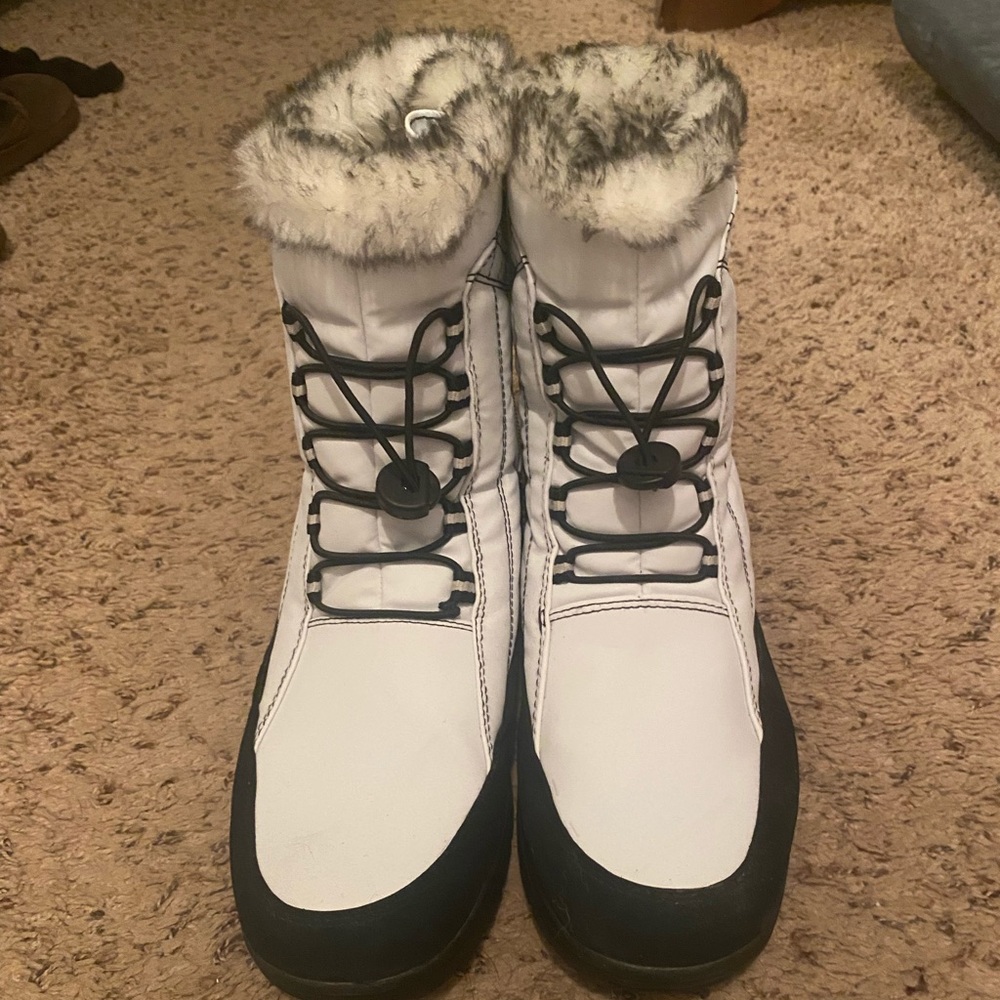 Winter boots worn twice.